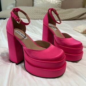 Steve Madden Fuchsia Platform Heels